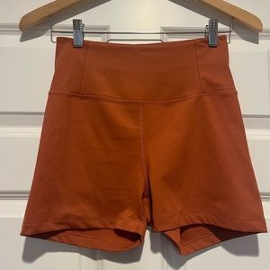 High-Rise Run Short — Toasted Apricot Medium